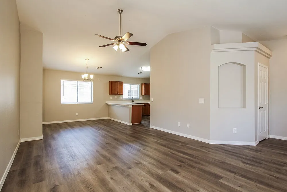 4 bed, 2.0 bath, 1535 sqft, $2,005 — Photo 4