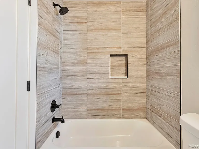 1453 Irving St — Photo 11
