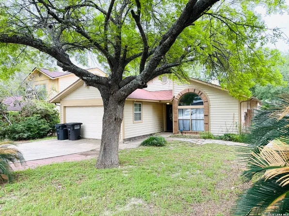 647 CYPRESSGREEN DR, San Antonio, TX 78245
