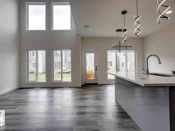 5210 Kimball Cres W, Edmonton, AB T6W 4Z2