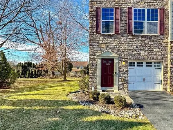 1506 Brookstone Pl, Hellertown, PA 18055