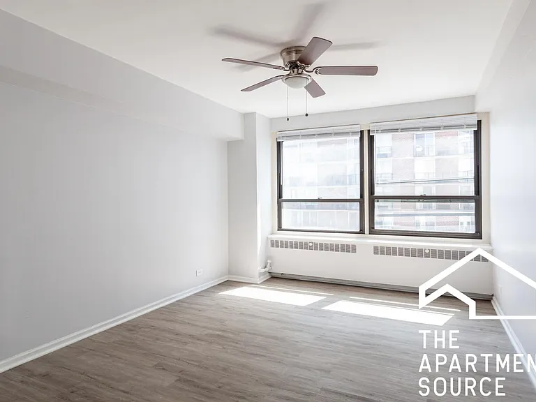 720 W Gordon Ter #1505 — Photo 11