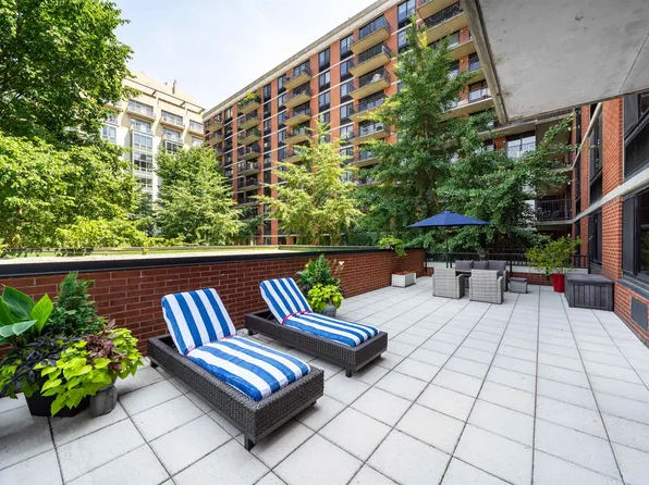 700 Grove St APT 3B, Jersey City, NJ 07310