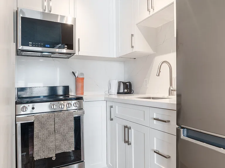 1901 Bayview Ave E #205 — Photo 14