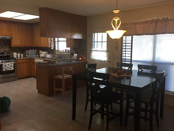 5th image of 109 W Daugherty Dr