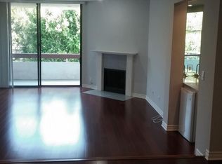 404 N Maple Dr APT 304, Beverly Hills, CA 90210