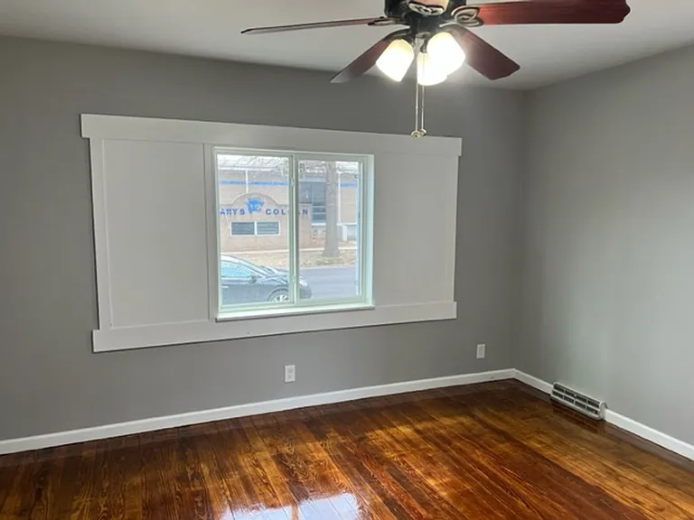 808 N Elm St — Photo 2