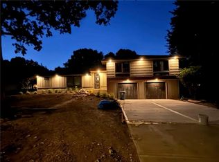 8025 Granada Rd, Prairie Village, KS 66208