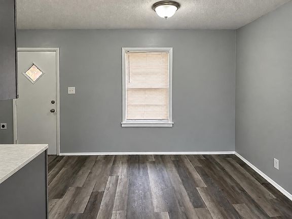 5th image of 389 W Mitchell Rd