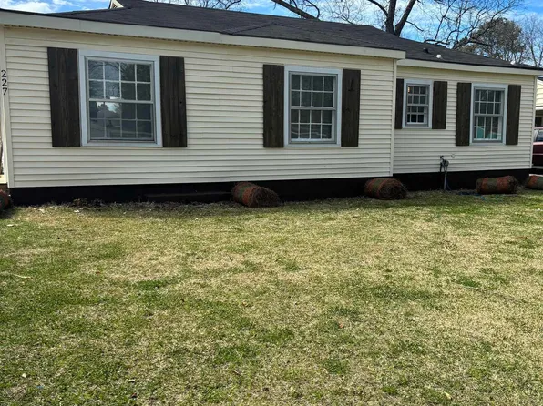 227 Lee Dr, Sylacauga, AL 35150