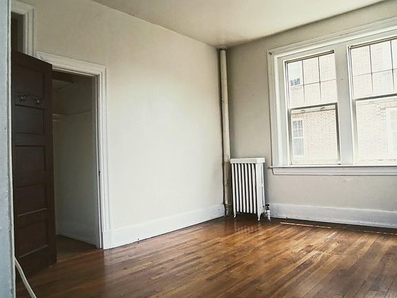 5th image of 1118 Grove Ave APT 45
