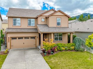 205 Holdener Ln N, Enumclaw, WA 98022