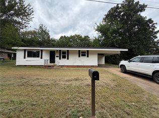 909 Riddell St, Clarksville, AR 72830