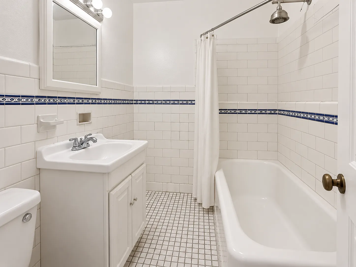 3155 Rochambeau Avenue — Photo 3