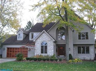 232 Woodedge Cir W, Powell, OH