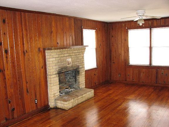 2nd image of 2737 S Fletcher Ave