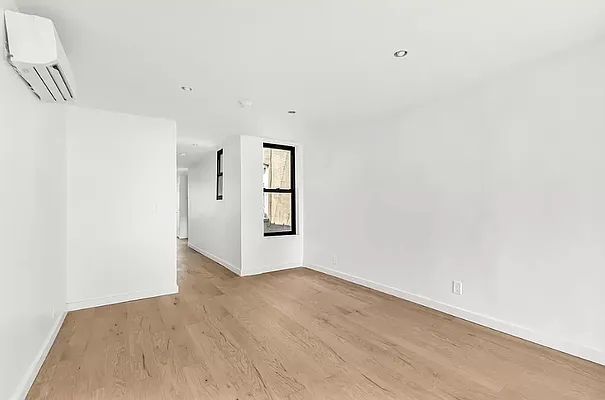 Rented by Avenues Real Estate | media 32