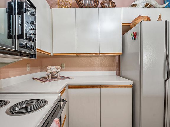 4th image of 41588 E Woodhaven Dr