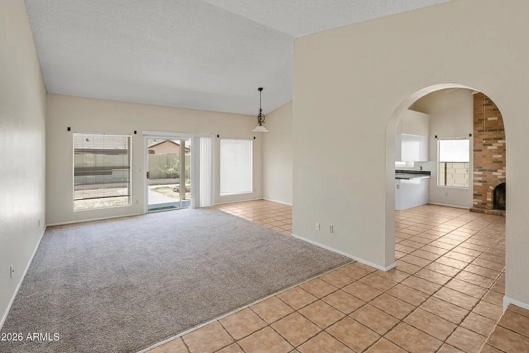 4 bed, 1925 sqft, $2,400 — Photo 3