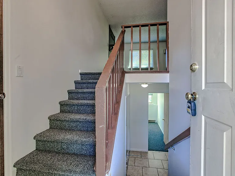 1909 McAllister Ct — Photo 8