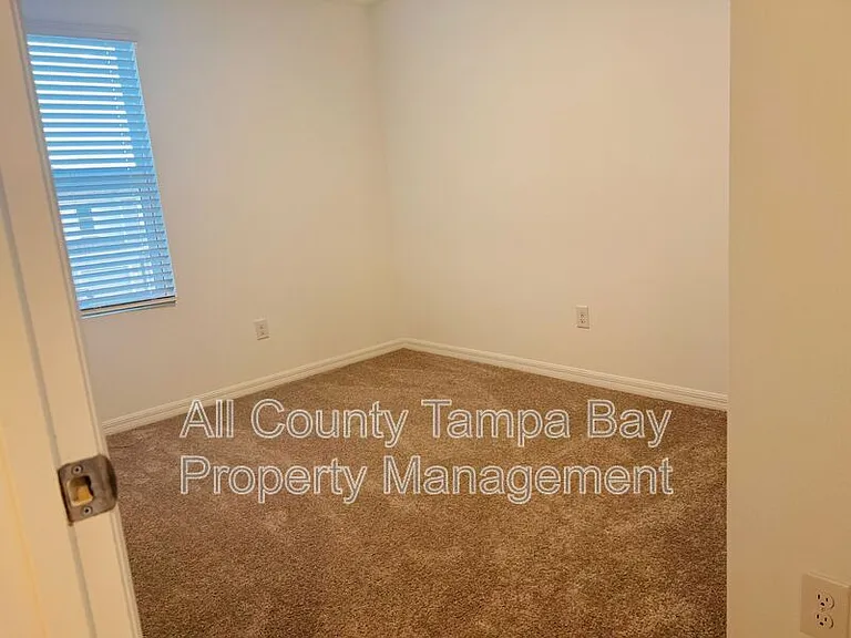 2187 Hallier Cv — Photo 9