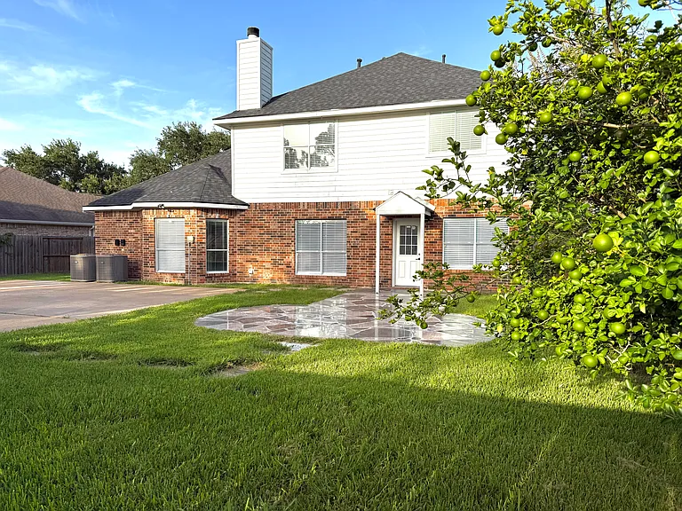 3122 Gatesbury North Dr — Photo 2
