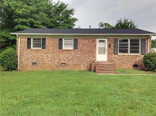 211 S Sycamore St, Mooresville, NC 28115