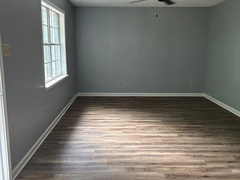 330 Main St #11 — Photo 5