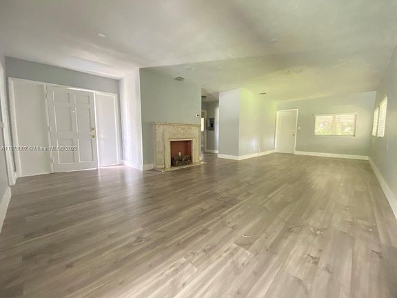 3rd image of 210 NE 146th St #210