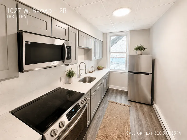 1027 W Broad St #2R — Photo 1