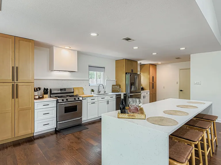 5413 Badger Bnd — Photo 12