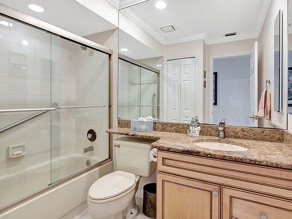 4th image of 12 Ironwood Way N