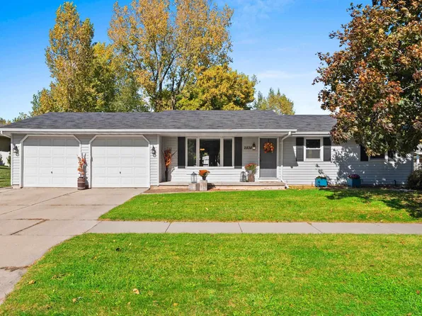 2838 Woodale Ave, Green Bay, WI 54313