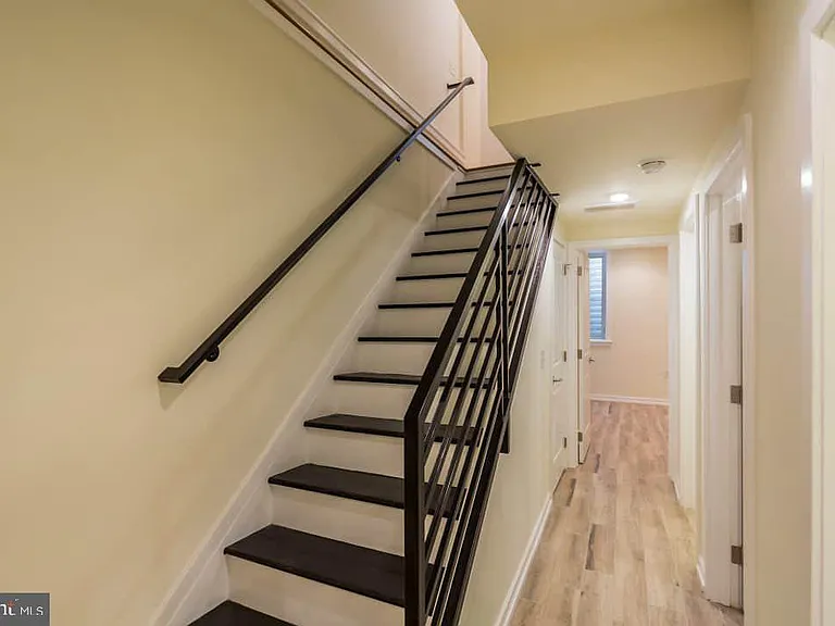 806 N Burns St #1 — Photo 10