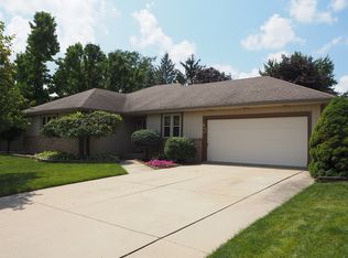 811 Duesenberg Dr, Auburn, IN 46706