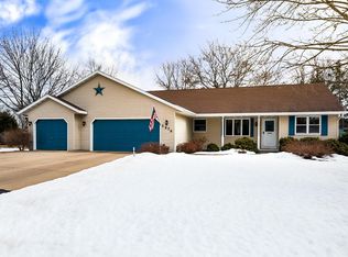 1279 Bartlein Ct, Menasha, WI 54952