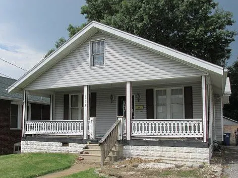 1013 S 5th St photo 1