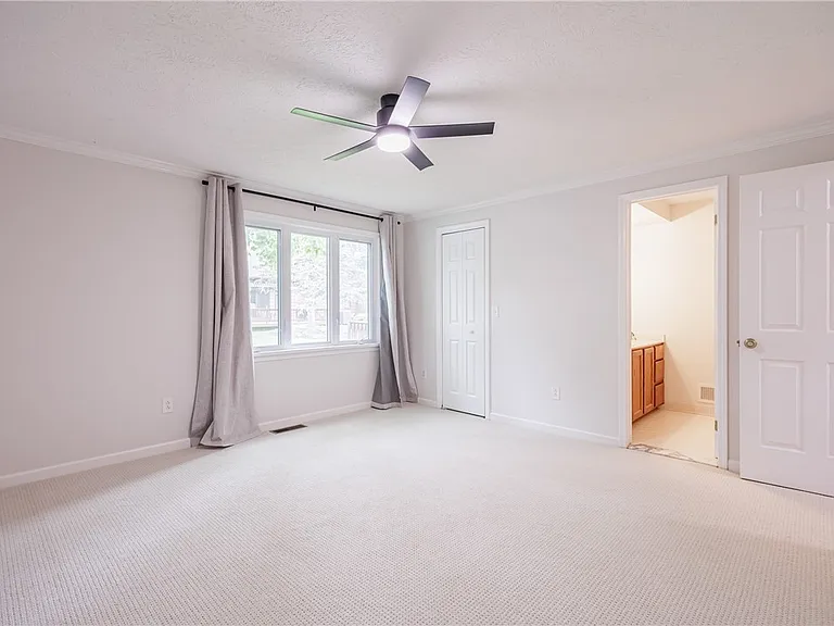 30 Cambridge Ct — Photo 12