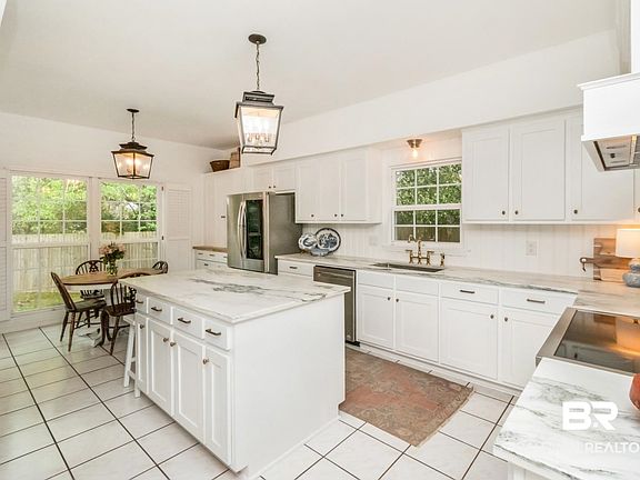 2nd image of 4108 Woodsbury Ct