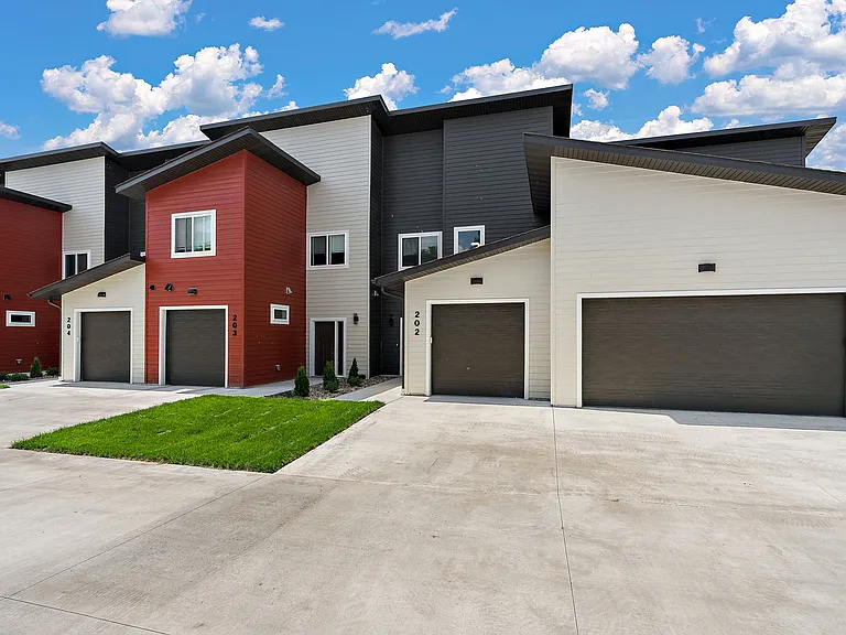 Manor Heights Townhome — Photo 6