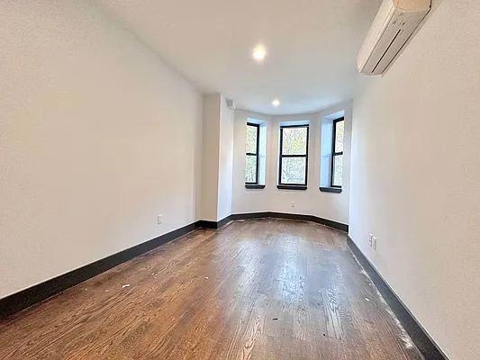 Rented by Doorway NYC, LLC | media 12