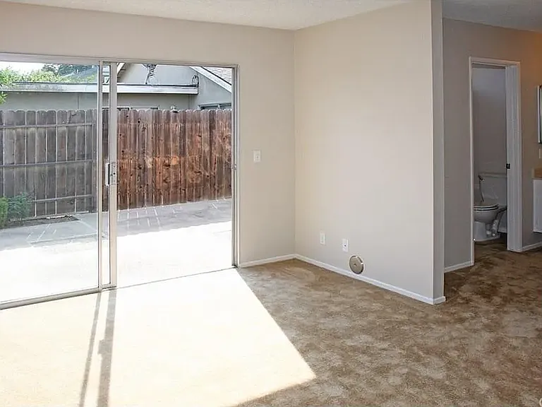 10715 El Silbido Ave — Photo 5