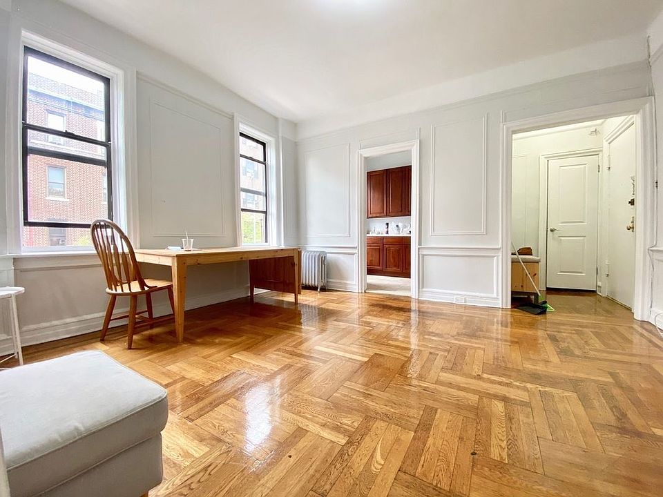 1st image of 290 Lincoln Pl #B