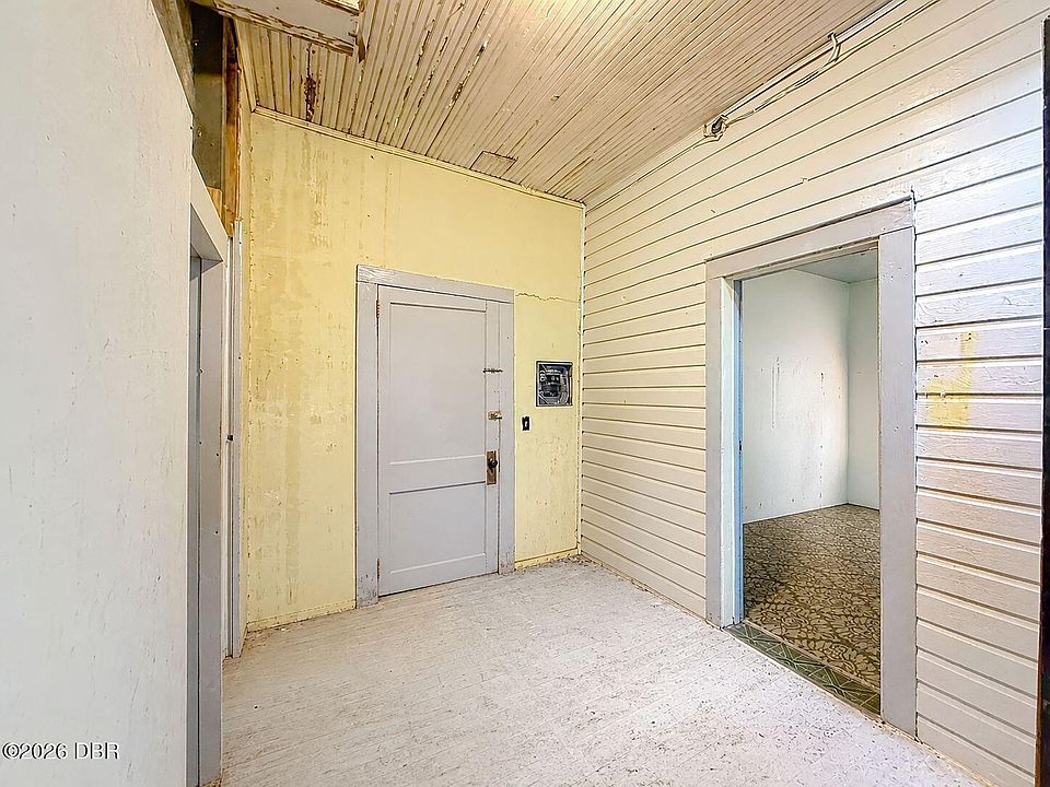 28th image of 1150 Sage St