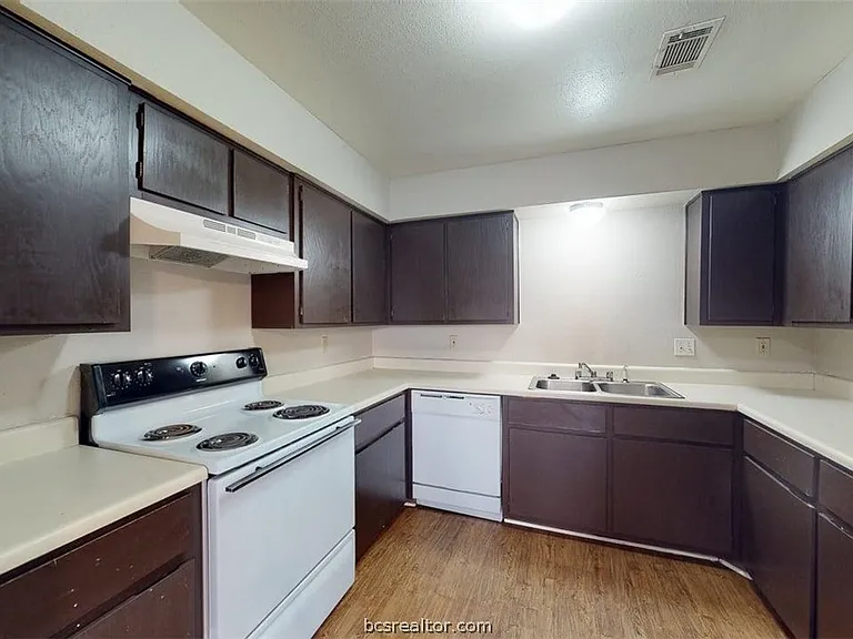 2807 Longmire Dr #B — Photo 7