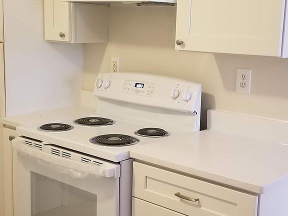 2nd image of 22 Nelson Dr APT 1G