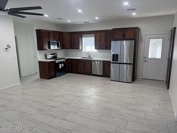 2nd image of 125 Valencia Ct