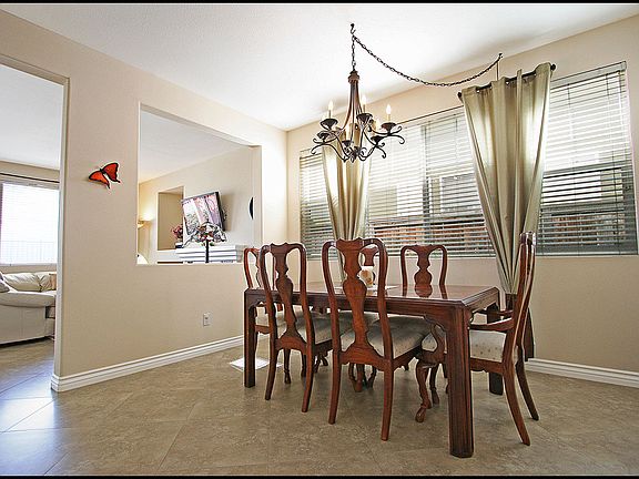 4th image of 142 Woodcrest Ln