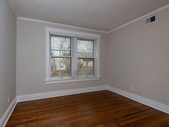 4th image of 1307 McCausland Ave #3S