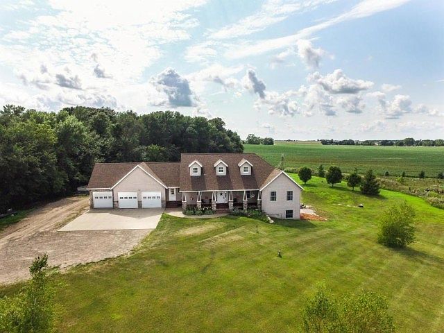 1st image of 15592 Hidden Hollow Ln